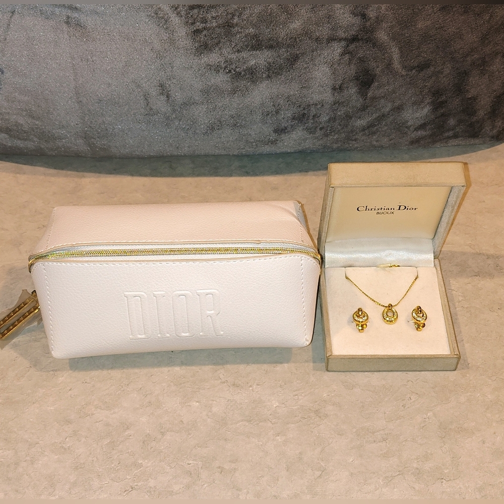 NEW DIOR BUNDLE 18K GOLD PLATED NECKLACE & EARRINGS IN BOX & DIOR COSMETIC POUCH
